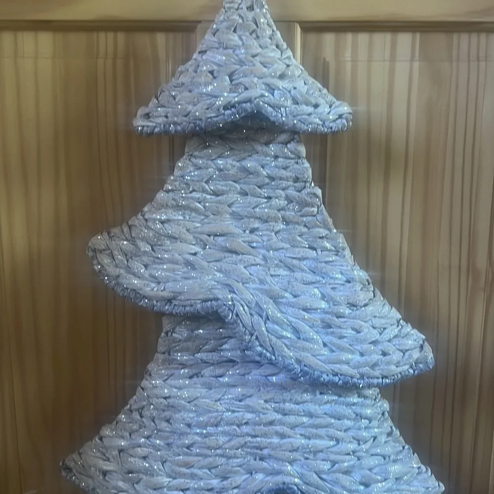 Perfect condition Pier One tree sparkly
